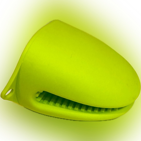 MINI SILICONE OVEN MITT POT HOLDER HOT PAD HEAT PROTECTION SHARK BITE LIME GREEN - Picture 7 of 7
